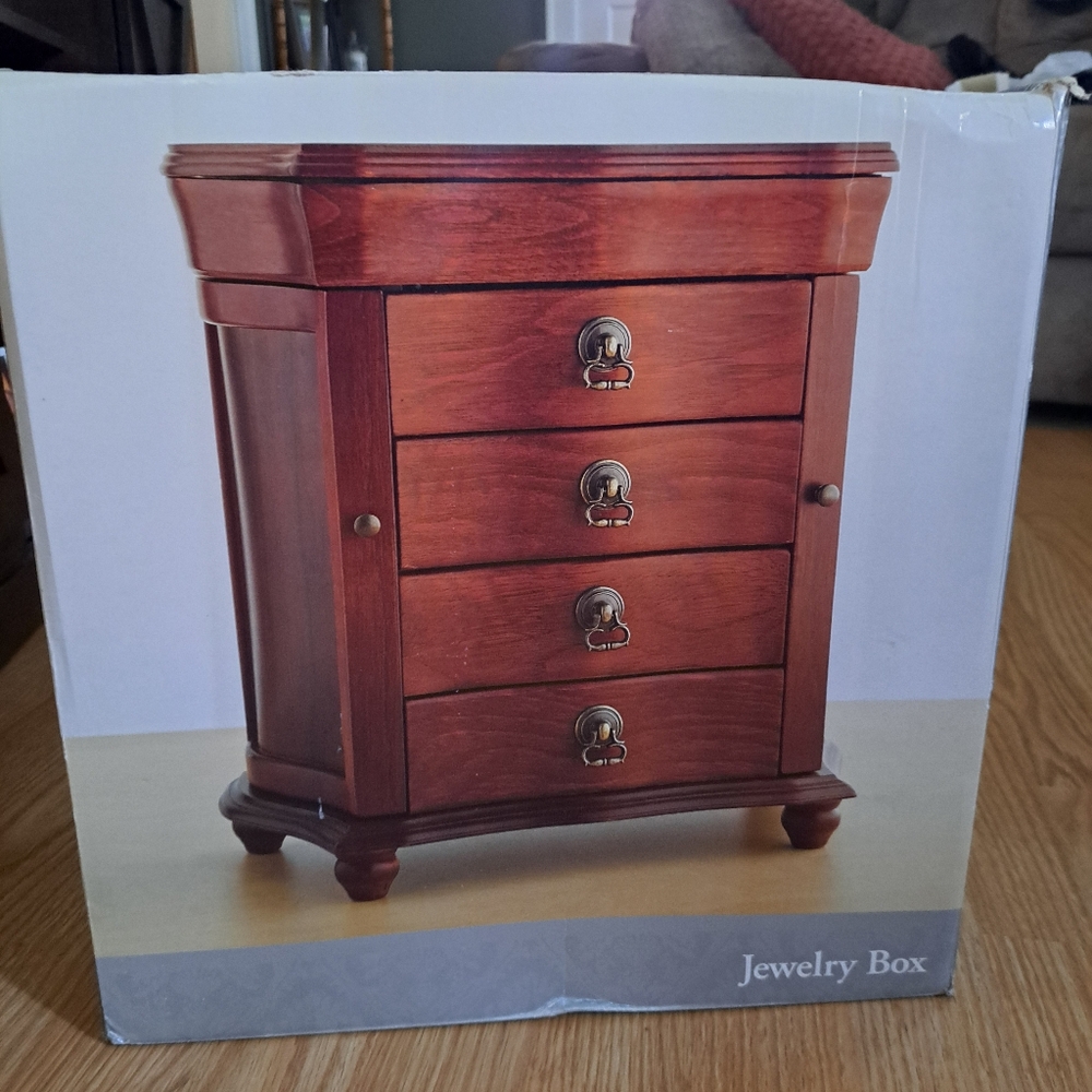 Elegant Wooden Jewelry Box